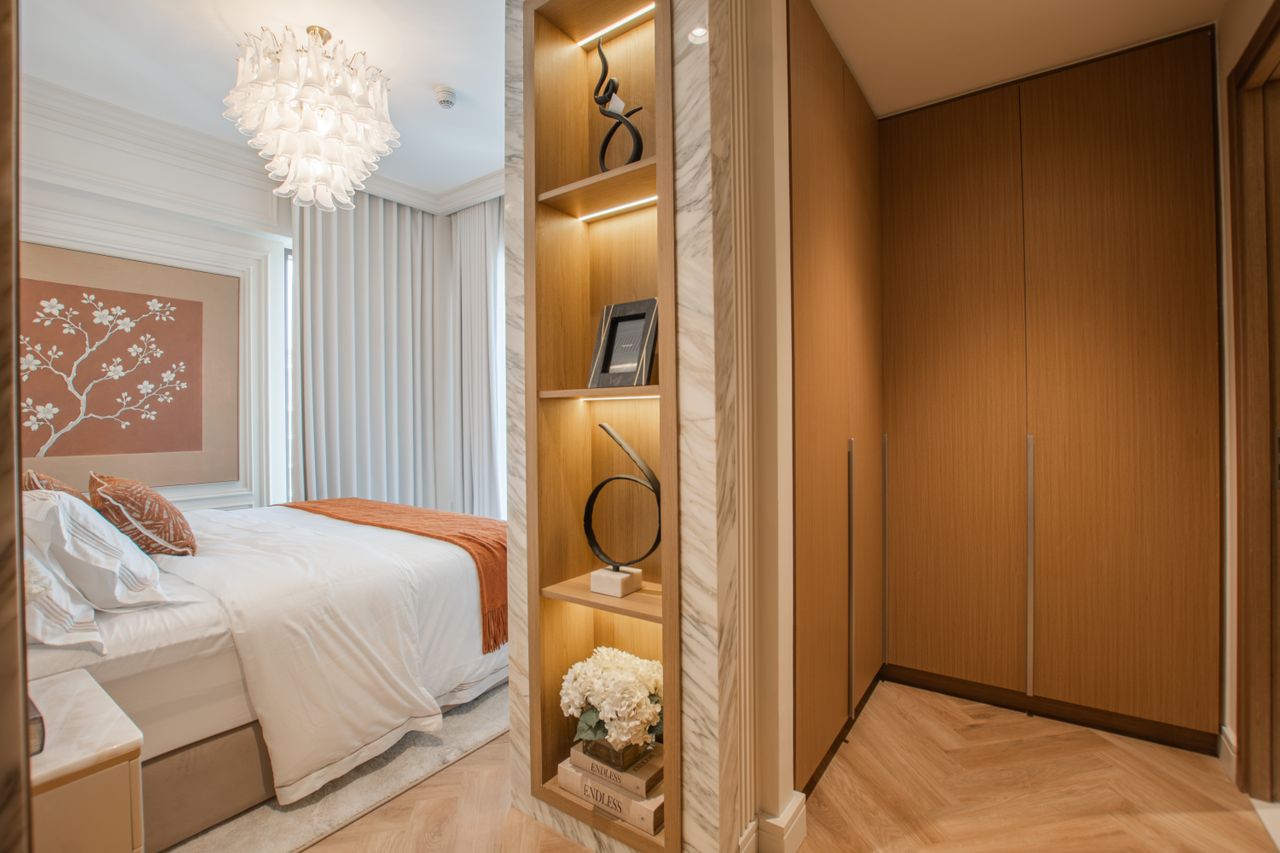 Chambre contemporaine avec ambiance douce et matières chaleureuses, vue 5.