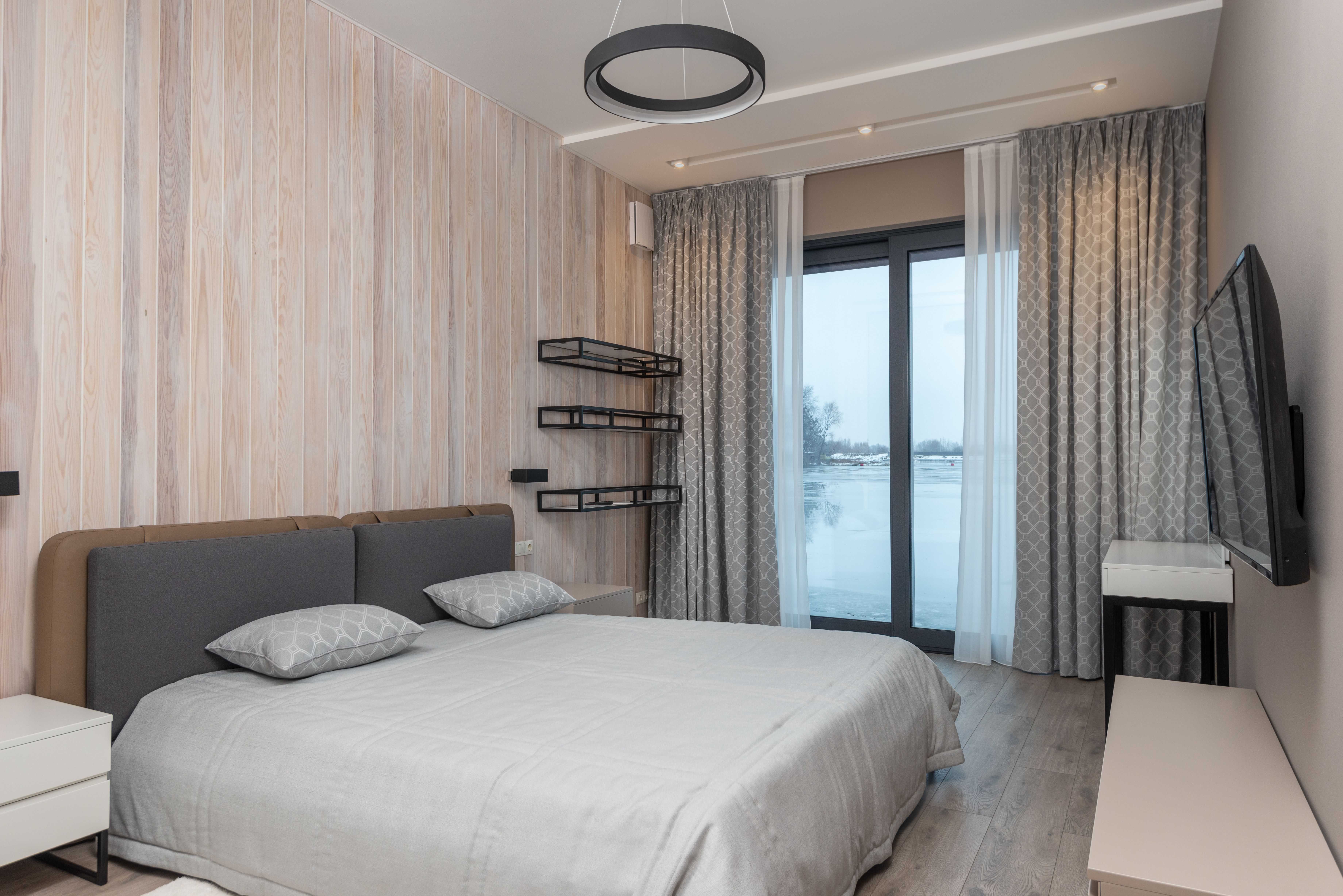 Suite de nuit élégante avec mobilier intégré, vue 2.