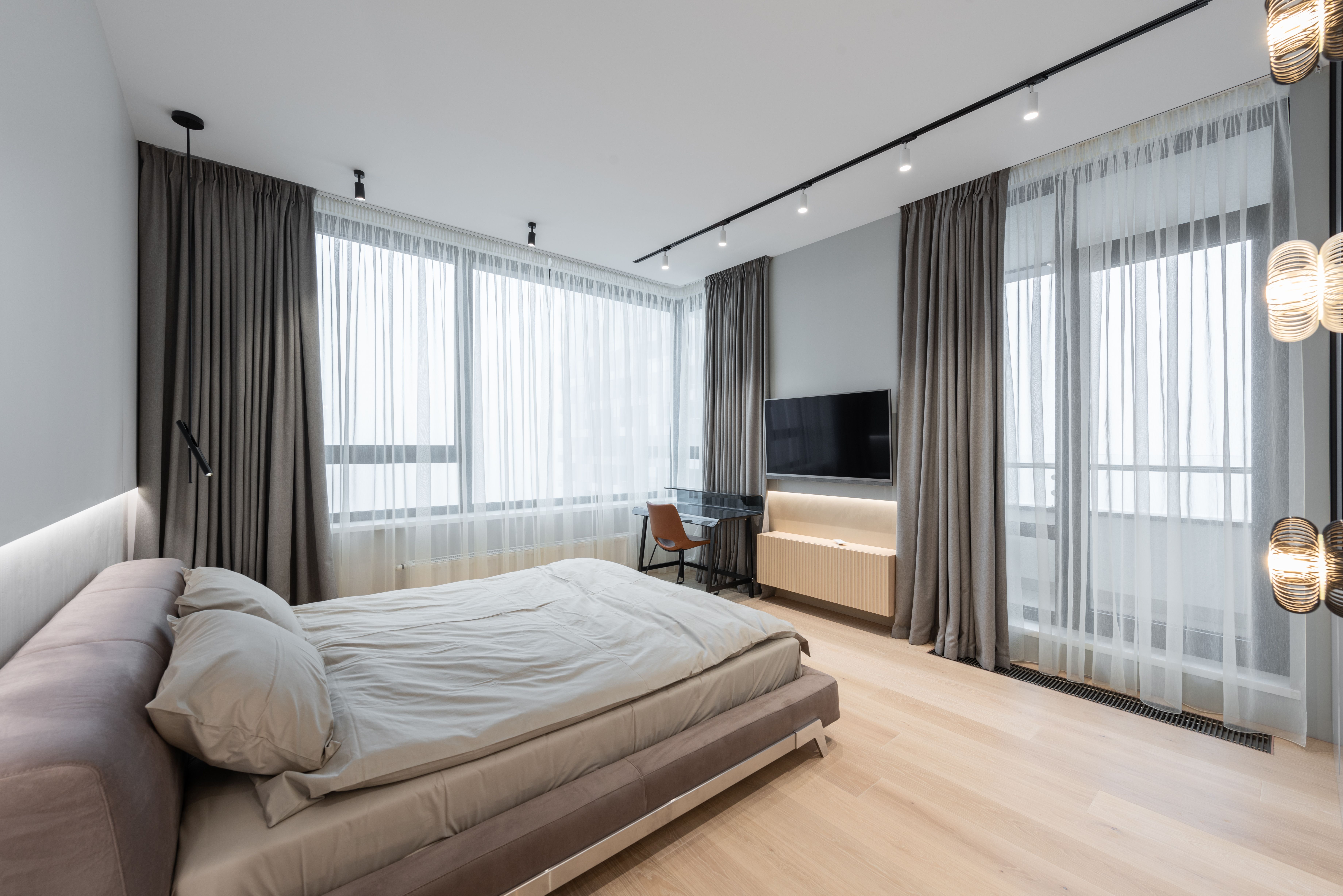 Suite de nuit élégante avec mobilier intégré, vue 6.