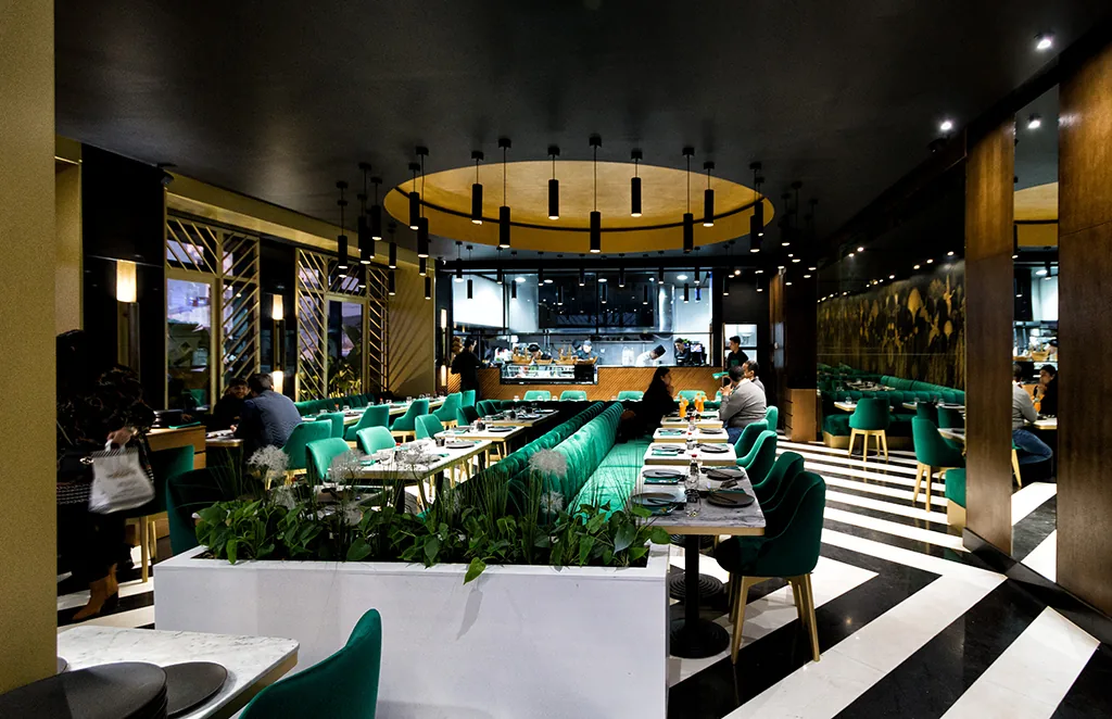 Restaurant contemporain avec ambiance intérieure travaillée, vue 10.
